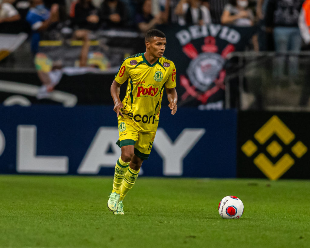 Negueba no Mirassol jogando pelo Campeonato Brasileiro